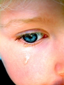 istock_000000357240small_child_crying_1